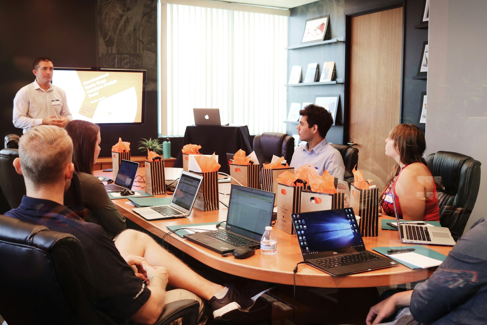 Architecture, cloud, SAP, and AI expertise visualized as one company